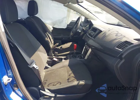 2016 Mitsubishi Lancer Es z USA, uszkodzony, nr VIN JA32U2FU5GU011175